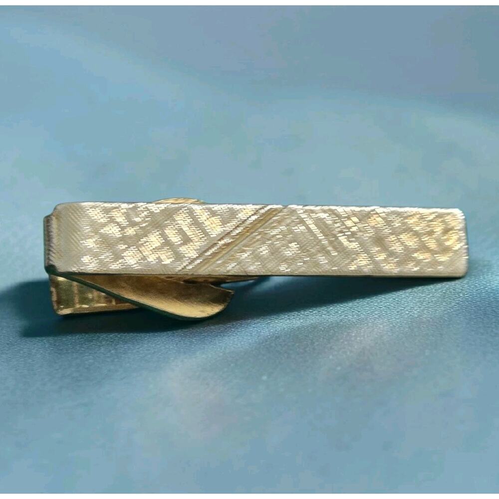 Vintage Tie Bar Cross Hatched Diagonal Accents Clip Gold Tone Small 1.25" SK3440